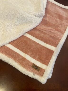 UGG Striped Plush Sherpa king Pillowcases
